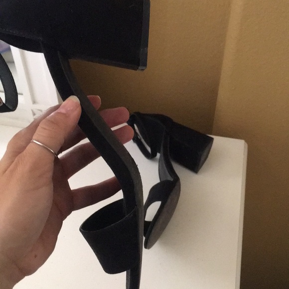Urban Outfitters Heels - Picture 4 of 6